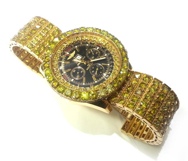Breitling Bentley with 78.00 Carats Tw Of Yellow Diamonds In 18 Karat & 14 Karat Yellow Gold Watch Breitling Bentley with 78.00 Carats Tw Of Yellow Diamonds In 18 Karat & 14 Karat Yellow Gold Watch