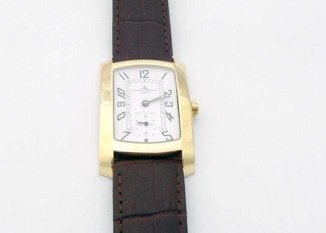 Baume & Mercier Yellow Gold Hampton 18k Mens White Dial 7345 Watch Baume & Mercier Yellow Gold Hampton 18k Mens White Dial 7345 Watch
