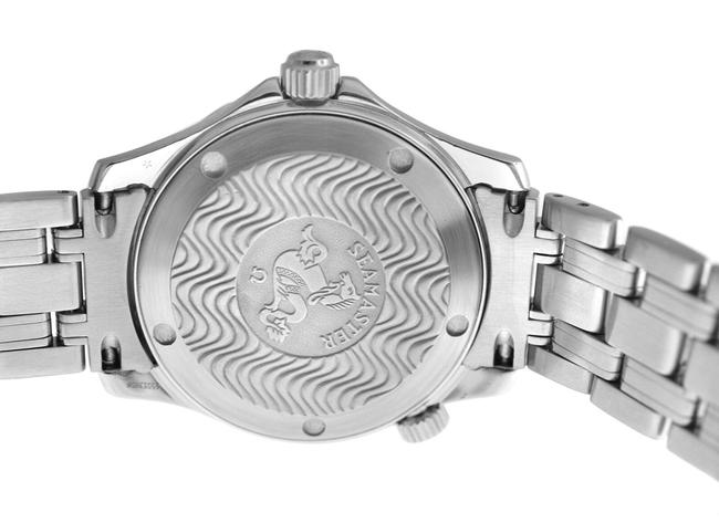Omega Silver Mens Midsize 36mm Seamaster 2561.80 James Bond Date 300m Quartz Watch Omega Silver Mens Midsize 36mm Seamaster 2561.80 James Bond Date 300m Quartz Watch