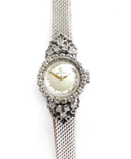 Omega Vintage 18 Karat(750) White Gold Quartz with 30 Diamonds 0.50 Ct.tw Watch Omega Vintage 18 Karat(750) White Gold Quartz with 30 Diamonds 0.50 Ct.tw Watch