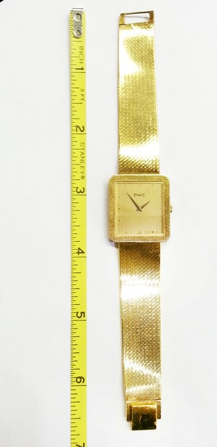 Piaget Vintage 18 Karat(750) Yellow Gold Quartz Watch Piaget Vintage 18 Karat(750) Yellow Gold Quartz Watch