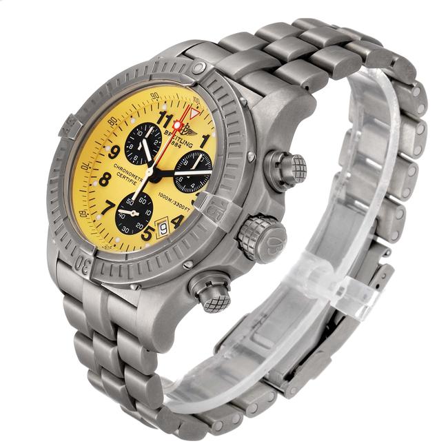 Breitling Yellow Aeromarine Chrono Avenger M1 Dial Titanium Watch Breitling Yellow Aeromarine Chrono Avenger M1 Dial Titanium Watch