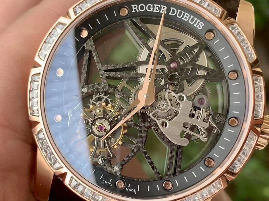 Roger Dubuis G041C - Excalibur Spider Skele Flying Tourb TI/RU Gold BBR Roger Dubuis G041C - Excalibur Spider Skele Flying Tourb TI/RU Gold BBR