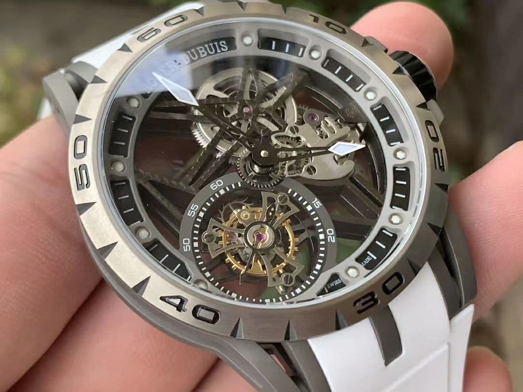Roger Dubuis G041C - Excalibur Spider Skele Flying Tourb TI/RU White BBR Roger Dubuis G041C - Excalibur Spider Skele Flying Tourb TI/RU White BBR
