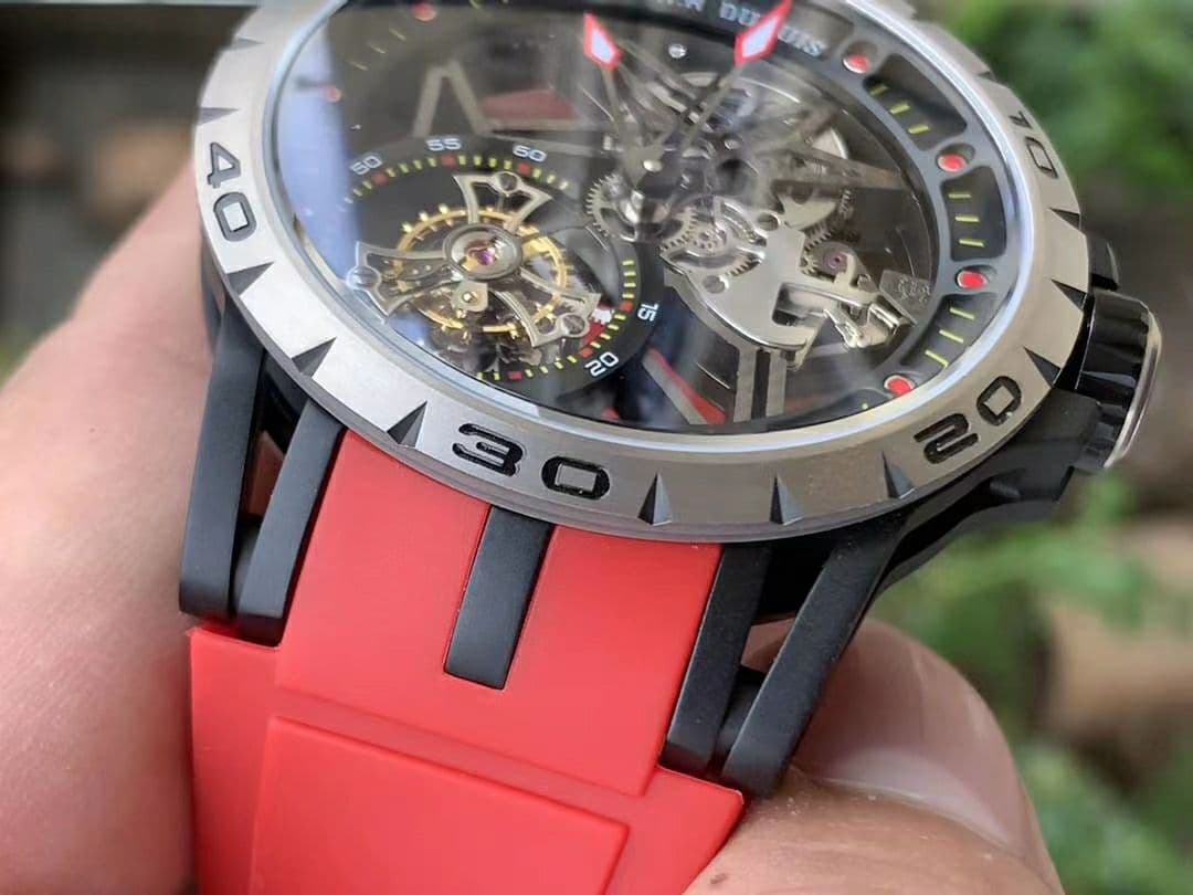 Roger Dubuis G041C - Excalibur Spider Skele Flying Tourb TI/RU Red BBR Roger Dubuis G041C - Excalibur Spider Skele Flying Tourb TI/RU Red BBR