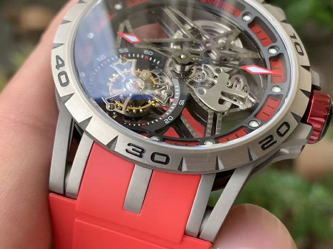 Roger Dubuis G041C - Excalibur Spider Skele Flying Tourb TI/RU Red BBR Roger Dubuis G041C - Excalibur Spider Skele Flying Tourb TI/RU Red BBR
