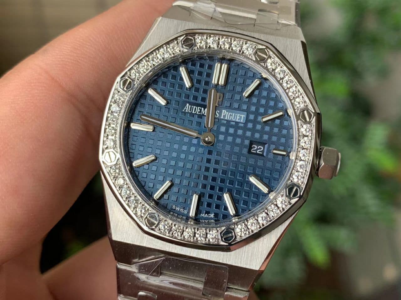 Lady Royal Oak 33mm YG JF 1:1 Best Edition Blue Dial Diamonds Bezel on SS Bracelet Swiss Quartz Lady Royal Oak 33mm YG JF 1:1 Best Edition Blue Dial Diamonds Bezel on SS Bracelet Swiss Quartz