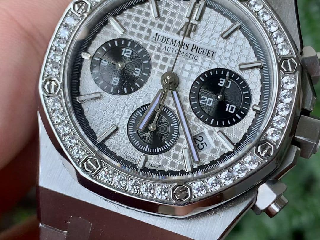Lady Royal Oak 33mm YG JF 1:1 Best Edition Chrono Diamonds Bezel on SS Bracelet Swiss Quartz Lady Royal Oak 33mm YG JF 1:1 Best Edition Chrono Diamonds Bezel on SS Bracelet Swiss Quartz