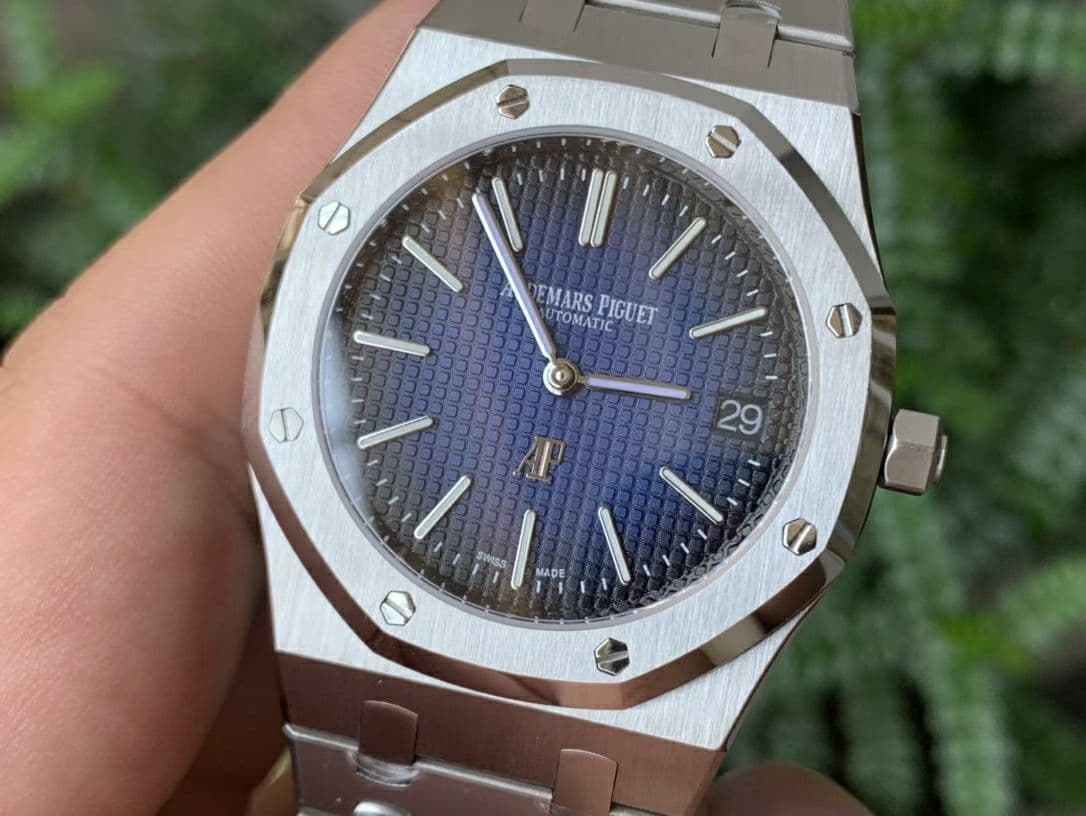 AP0634B - Royal Oak Jumbo 15202IP SS/SS Smoked Blue KZF A2121 AP0634B - Royal Oak Jumbo 15202IP SS/SS Smoked Blue KZF A2121
