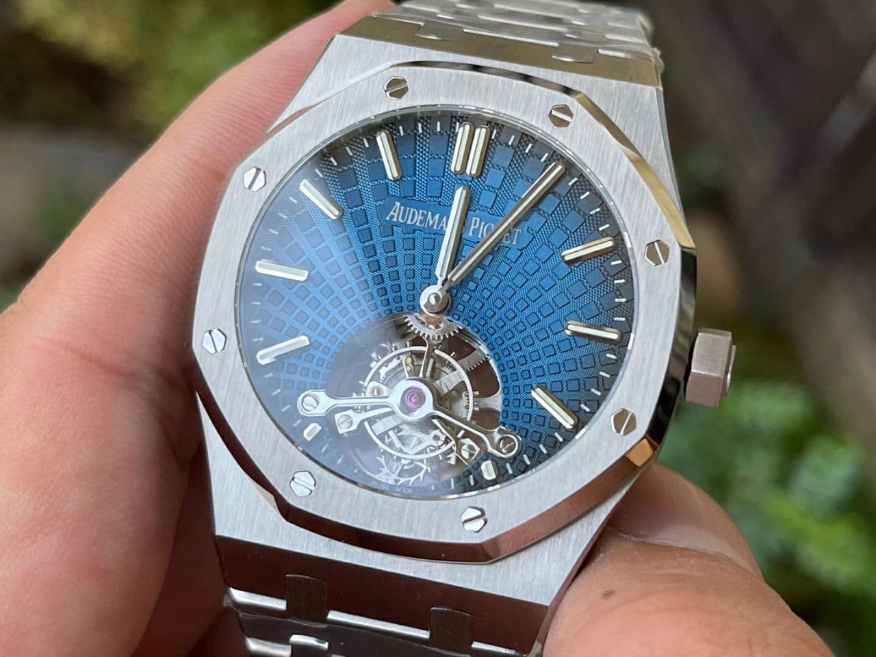 Royal Oak PVD Tourbillon R8F v2 Best Edition SS Sunburst Tapisserie Blue Dial on PVD Bracelet Royal Oak PVD Tourbillon R8F v2 Best Edition SS Sunburst Tapisserie Blue Dial on PVD Bracelet