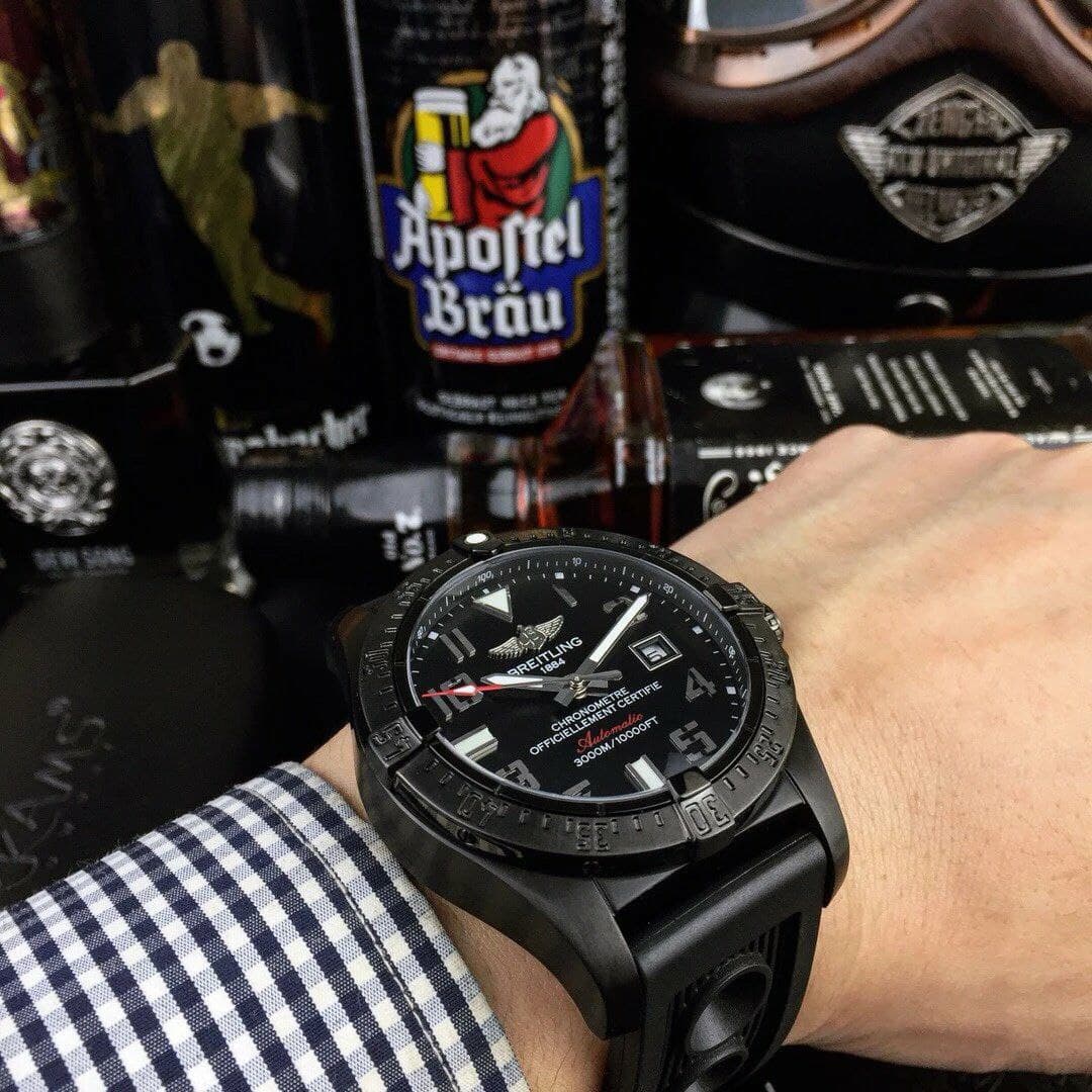 Breitling Avenger Black Dial on Black Rubber Strap