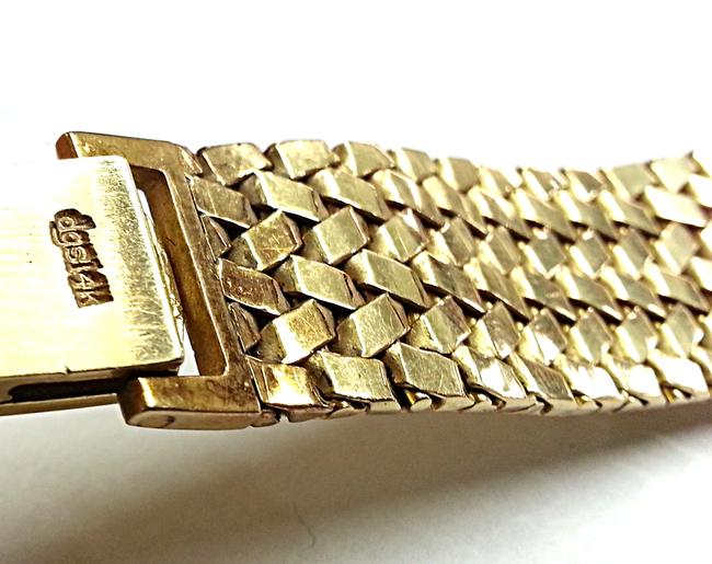 Baume & Mercier Geneve Vintage 14 Karat Yellow Gold Watch Baume & Mercier Geneve Vintage 14 Karat Yellow Gold Watch