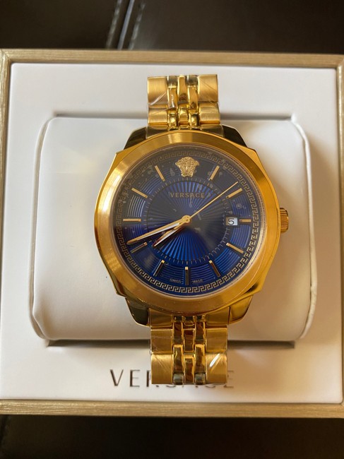 Versace Icon Classic Ip Gold Stainless Steel Bracelet Watch Versace Icon Classic Ip Gold Stainless Steel Bracelet Watch