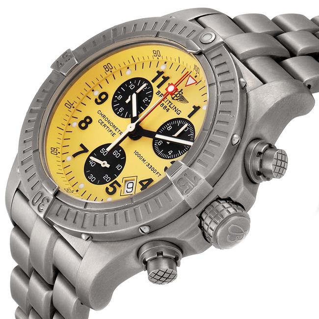 Breitling Yellow Aeromarine Chrono Avenger M1 Dial Titanium Watch Breitling Yellow Aeromarine Chrono Avenger M1 Dial Titanium Watch