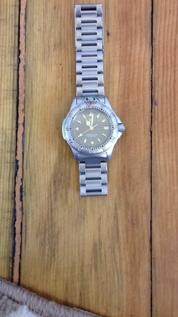TAG Heuer Silver 4000 Professional Unisex Watch TAG Heuer Silver 4000 Professional Unisex Watch