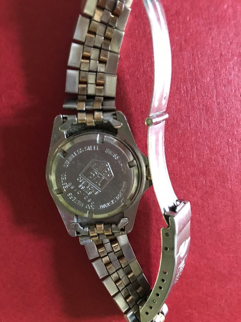 TAG Heuer Silver/Gold Womens Professional Dive Watch TAG Heuer Silver/Gold Womens Professional Dive Watch