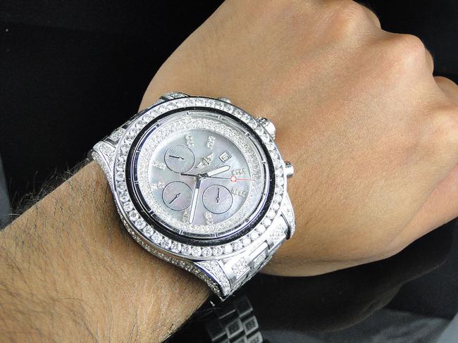 Breitling Stainless Steel XL Custom Super Avenger Aeromarine 52 Mm Genuine Diamond 22 Ct Watch Breitling Stainless Steel XL Custom Super Avenger Aeromarine 52 Mm Genuine Diamond 22 Ct Watch