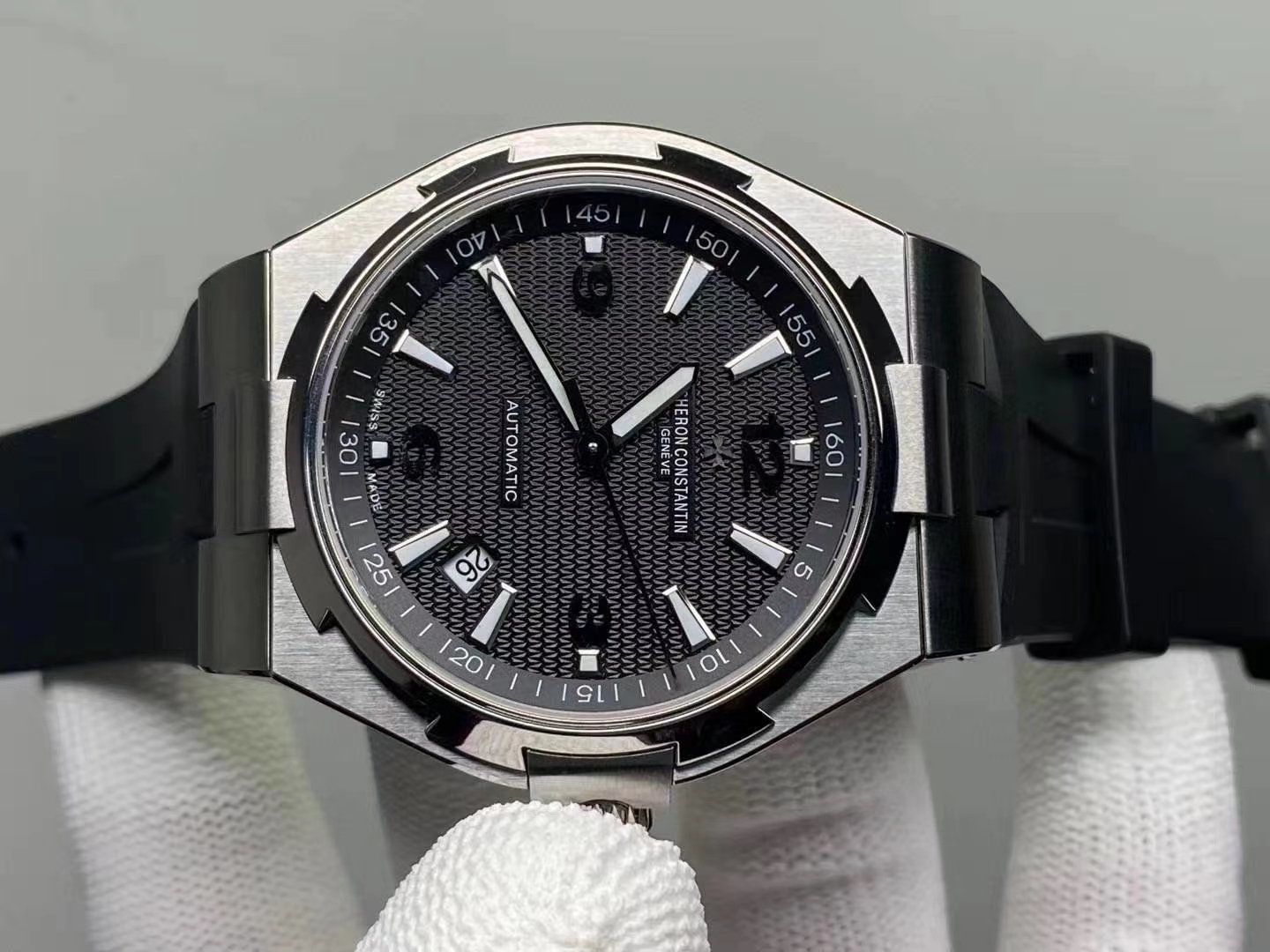 OVERSEAS SS 1:1 BEST EDITION BLACK TEXTURED DIAL ON BLACK RUBBER STRAP OVERSEAS SS 1:1 BEST EDITION BLACK TEXTURED DIAL ON BLACK RUBBER STRAP