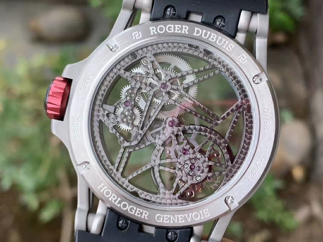 Roger Dubuis G041C - Excalibur Spider Skele Flying Tourb TI/RU Red BBR Roger Dubuis G041C - Excalibur Spider Skele Flying Tourb TI/RU Red BBR