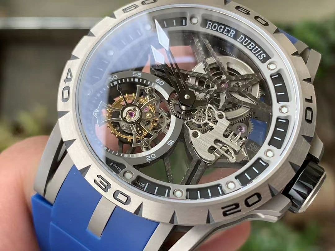 Roger Dubuis G041C - Excalibur Spider Skele Flying Tourb TI/RU Blue BBR Roger Dubuis G041C - Excalibur Spider Skele Flying Tourb TI/RU Blue BBR