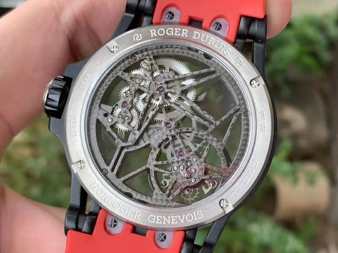 Roger Dubuis G041C - Excalibur Spider Skele Flying Tourb TI/RU Red BBR Roger Dubuis G041C - Excalibur Spider Skele Flying Tourb TI/RU Red BBR
