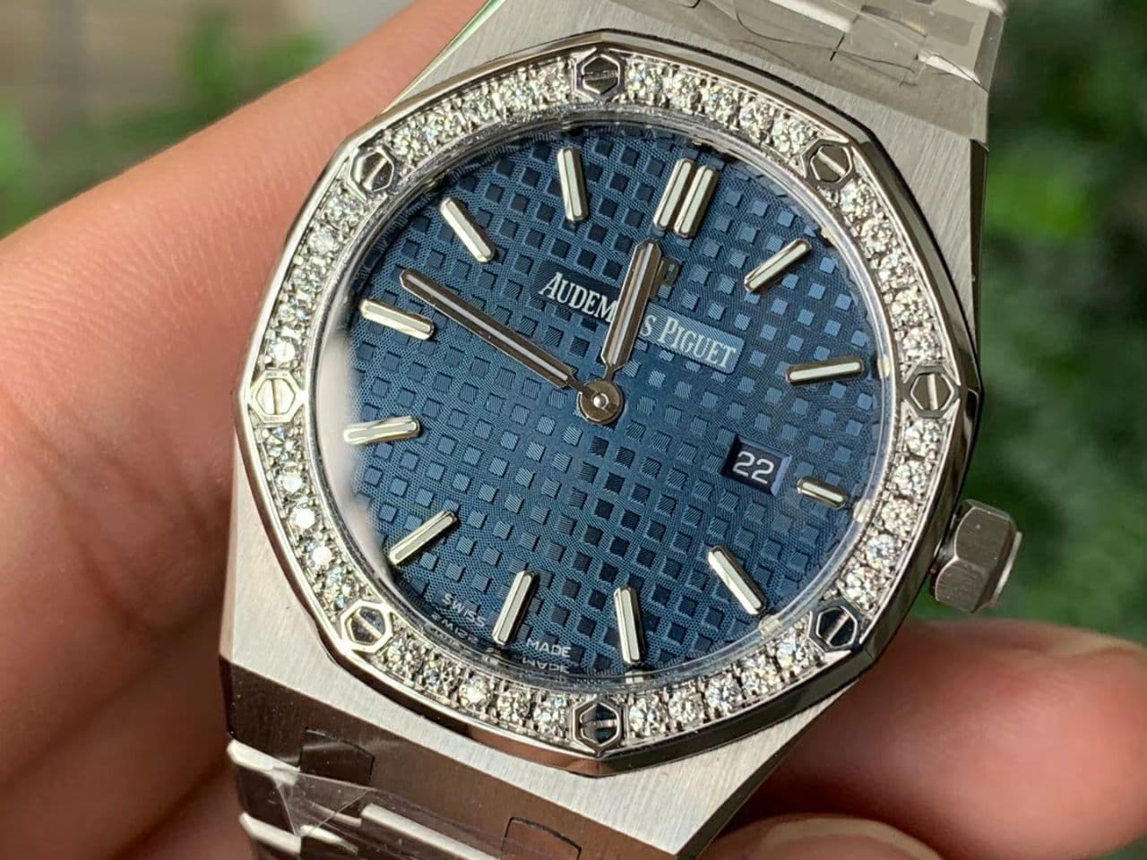 Lady Royal Oak 33mm YG JF 1:1 Best Edition Blue Dial Diamonds Bezel on SS Bracelet Swiss Quartz Lady Royal Oak 33mm YG JF 1:1 Best Edition Blue Dial Diamonds Bezel on SS Bracelet Swiss Quartz