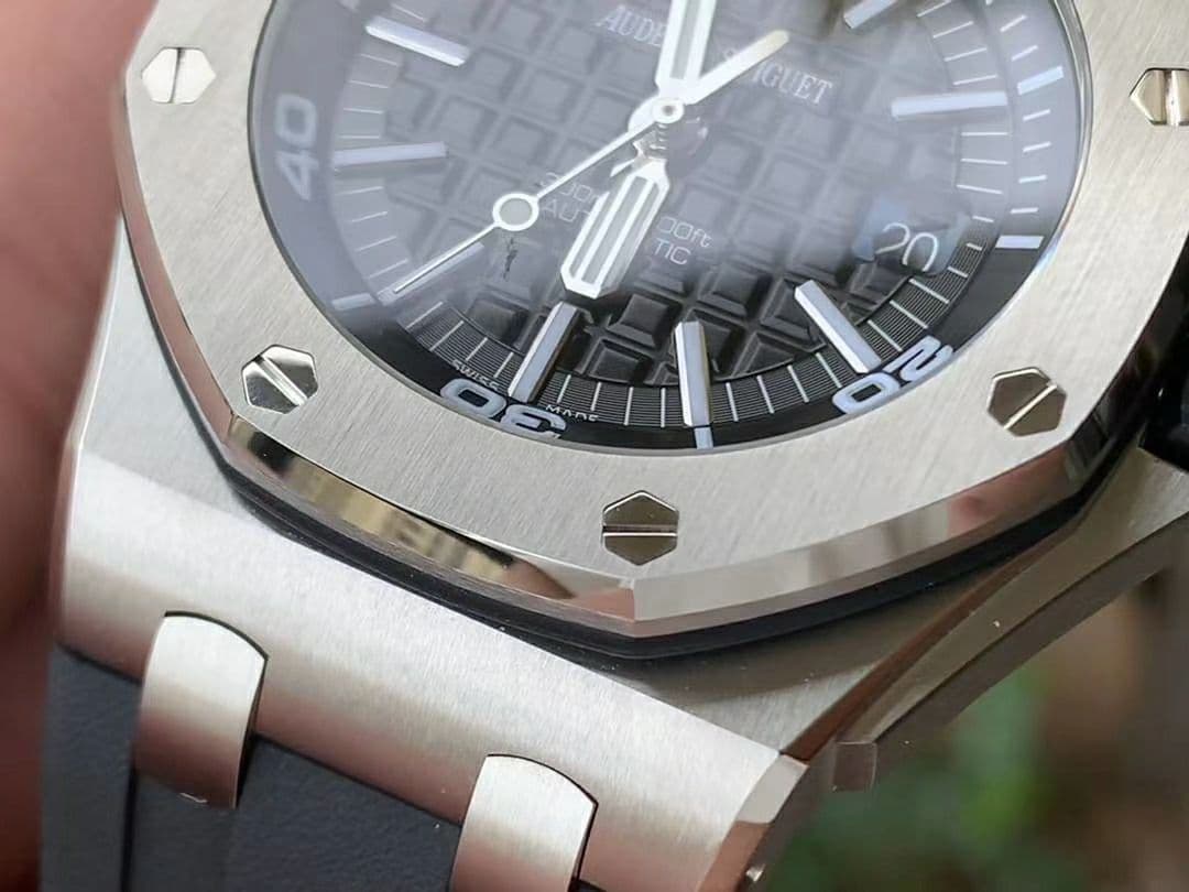 AP0643 - Royal Oak Offshore Diver 15710 SS/RU JF V10