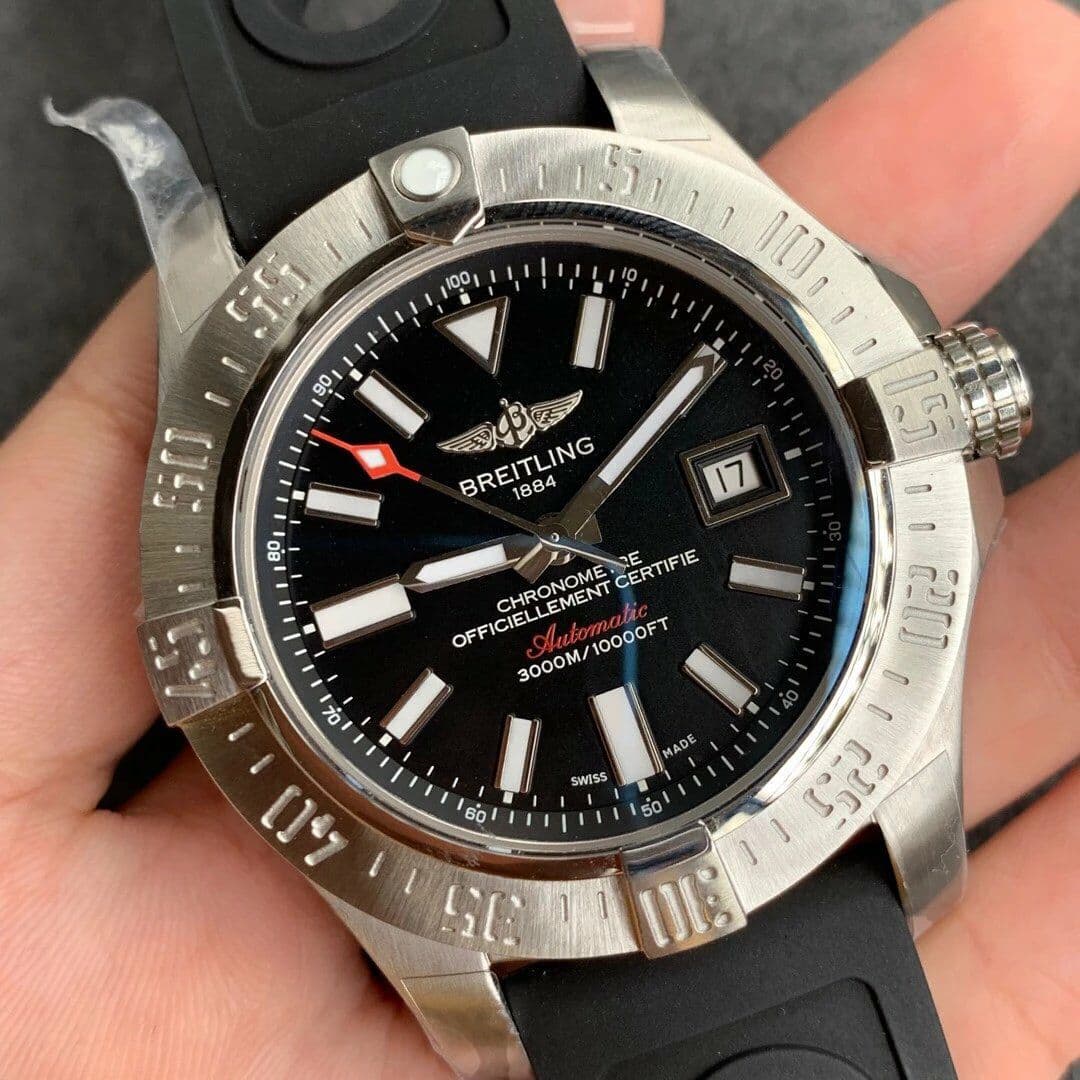 Avenger GMT SS OXF 1:1 Best Edition Black Dial Stick Markers Diamonds Bezel on Black Rubber Strap A2836