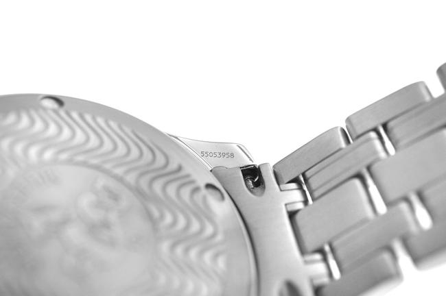 Omega Silver Mens Midsize 36mm Seamaster 2561.80 James Bond Date 300m Quartz Watch