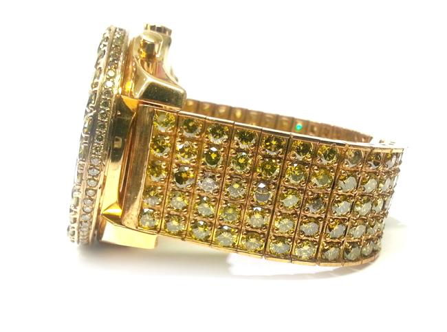 Breitling Bentley with 78.00 Carats Tw Of Yellow Diamonds In 18 Karat & 14 Karat Yellow Gold Watch Breitling Bentley with 78.00 Carats Tw Of Yellow Diamonds In 18 Karat & 14 Karat Yellow Gold Watch