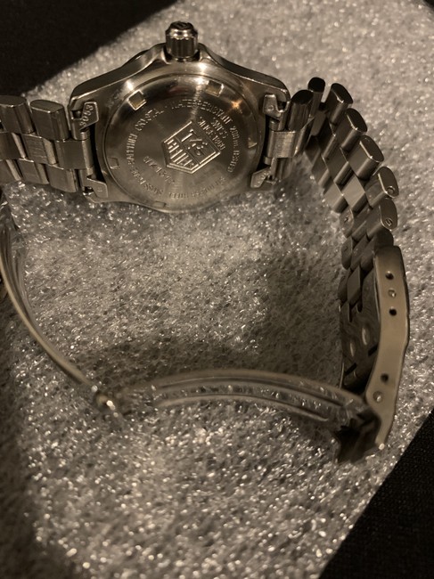 TAG Heuer Stainless Steel Professional Wk1312-1 Date 200m Quartz Watch TAG Heuer Stainless Steel Professional Wk1312-1 Date 200m Quartz Watch