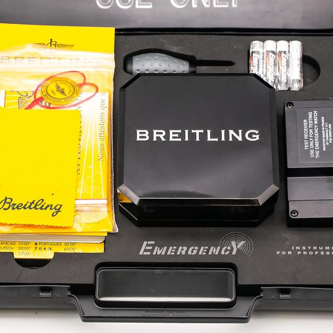 Breitling Black Emergency K76321 43mm Dial with 18k Yellow Gold Watch Breitling Black Emergency K76321 43mm Dial with 18k Yellow Gold Watch