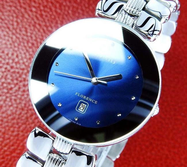 Rado Silver Blue W Unisex Diastar St.steel Dial Quartz W/Bracelet Watch Rado Silver Blue W Unisex Diastar St.steel Dial Quartz W/Bracelet Watch