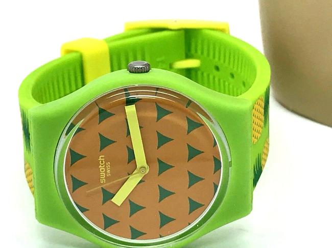 Swatch Ornge Yellow Green Pineapple Print Rubber Band Swiss Womens Watch Swatch Ornge Yellow Green Pineapple Print Rubber Band Swiss Womens Watch