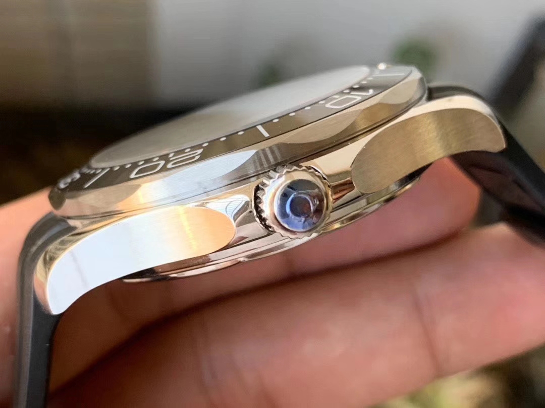 OMG0649A - Seamaster 300m James Bond 007 SS/RU VSF A8800