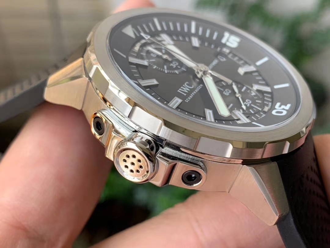 IWC0458 - Aquatimer Chronograph Sharks Grey SS/RU V6F A7750