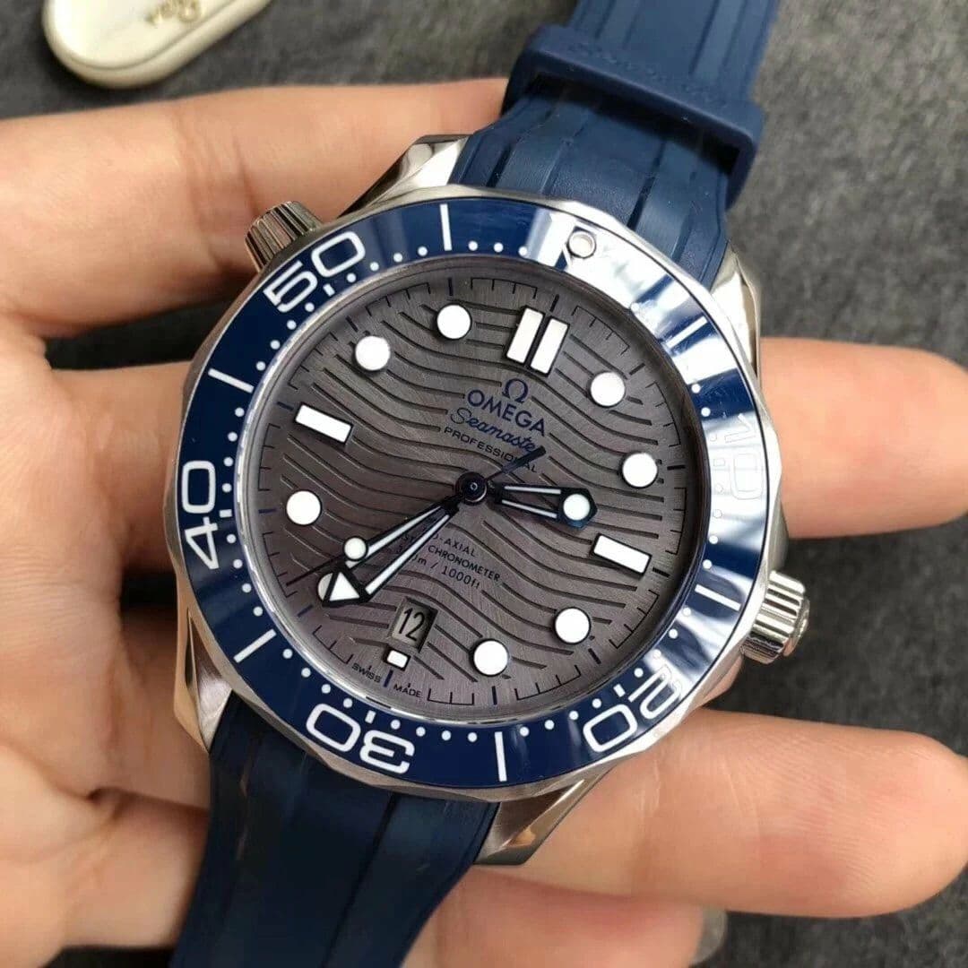 Seamaster Diver 300M SS/YW VSF 1:1 Best Edition YG Bezel Grey Dial on Blue Rubber Strap A8800 Seamaster Diver 300M SS/YW VSF 1:1 Best Edition YG Bezel Grey Dial on Blue Rubber Strap A8800