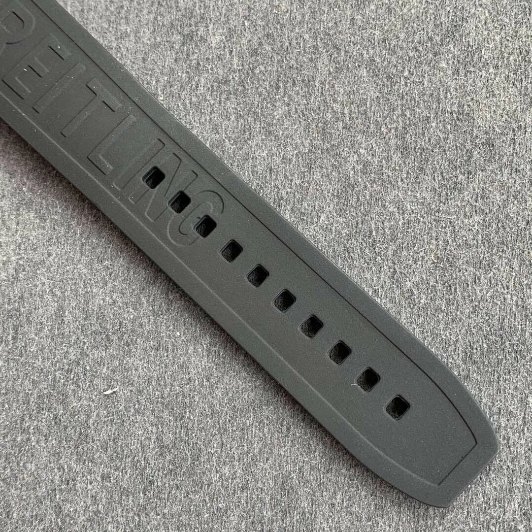Avenger GMT SS GF 1:1 Best Edition White Dial on Black rubber Strap A2836 V2 Avenger GMT SS GF 1:1 Best Edition White Dial on Black rubber Strap A2836 V2