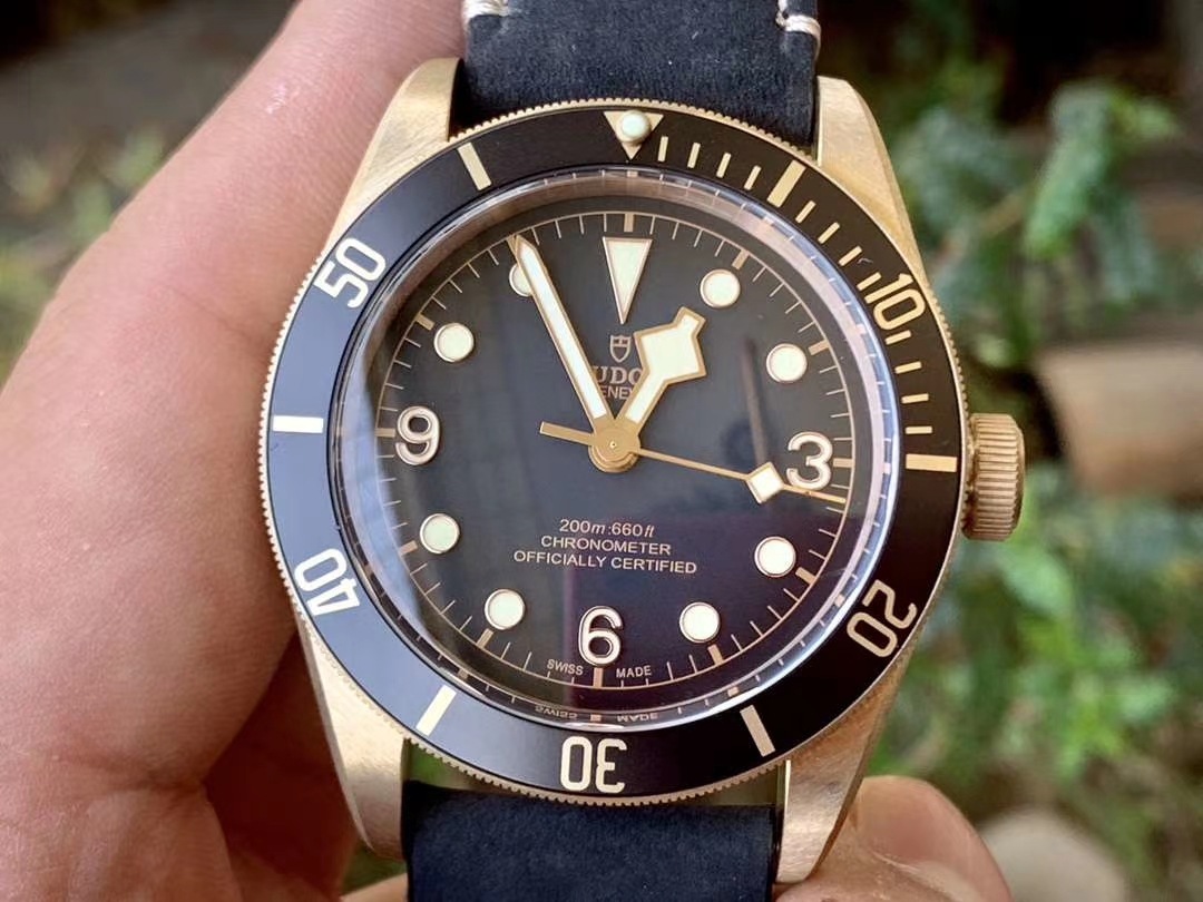 HERITAGE BLACK BAY BRONZE GRAY XF 1:1 BEST EDITION ON LEATHER STRAP A5612 V3 HERITAGE BLACK BAY BRONZE GRAY XF 1:1 BEST EDITION ON LEATHER STRAP A5612 V3