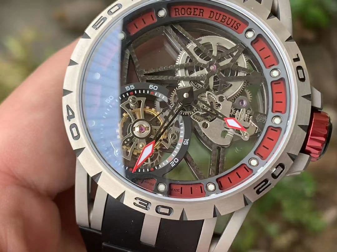 Roger Dubuis G041C - Excalibur Spider Skele Flying Tourb TI/RU Red BBR Roger Dubuis G041C - Excalibur Spider Skele Flying Tourb TI/RU Red BBR