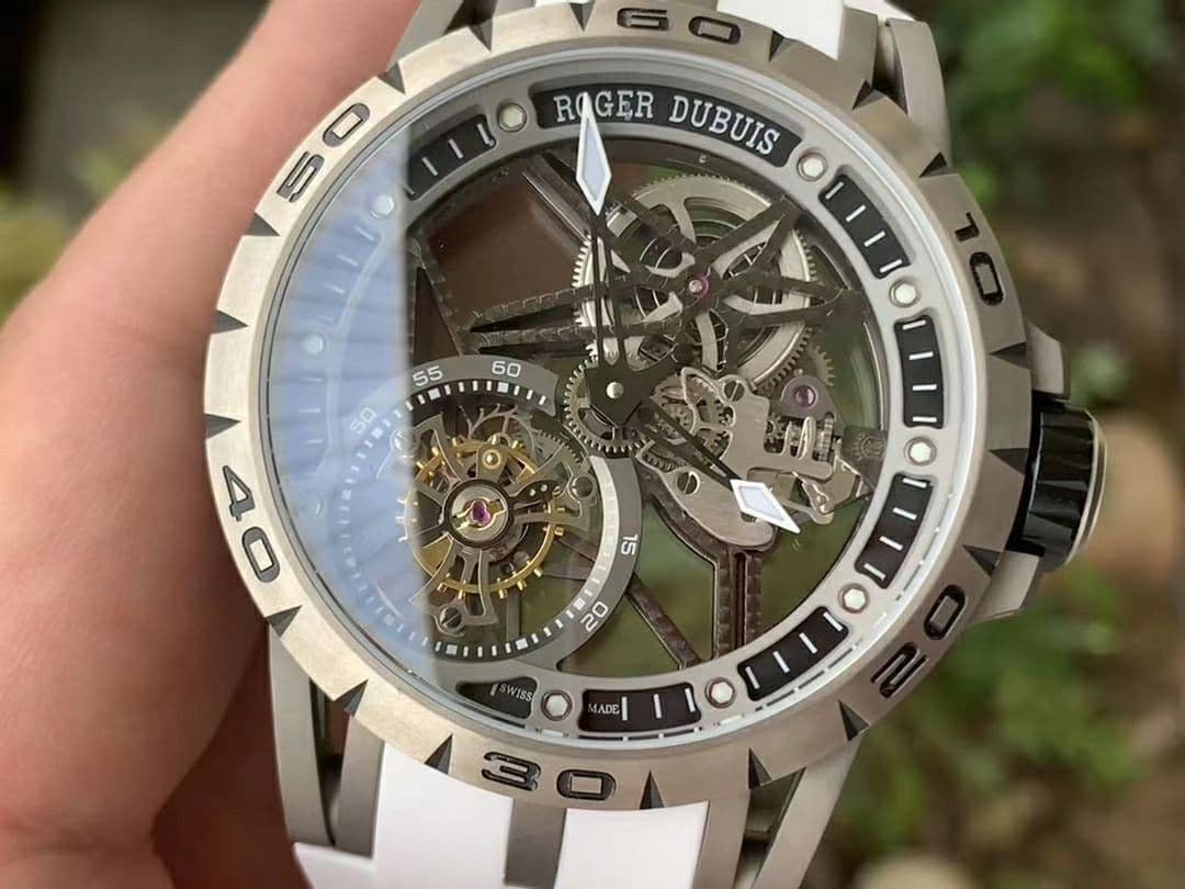 Roger Dubuis G041C - Excalibur Spider Skele Flying Tourb TI/RU White BBR Roger Dubuis G041C - Excalibur Spider Skele Flying Tourb TI/RU White BBR