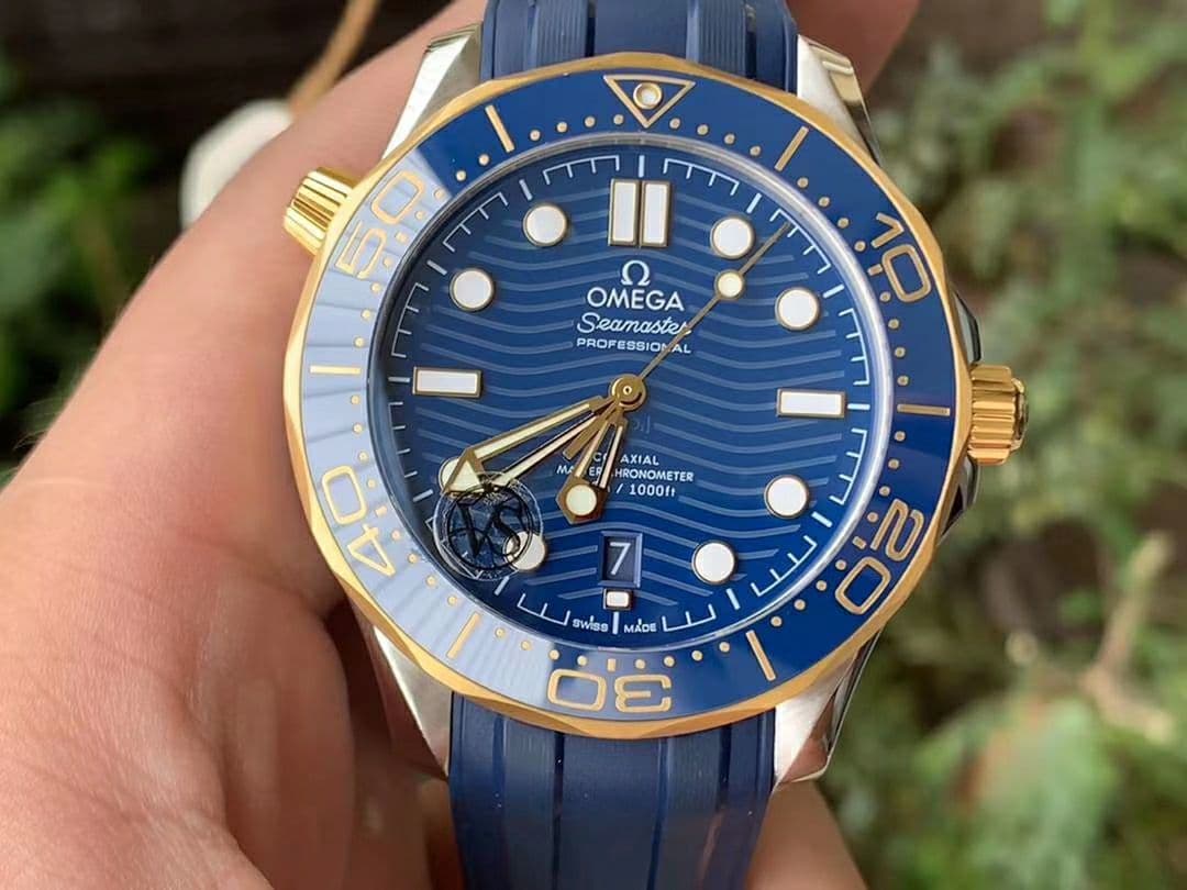 Seamaster Diver 300M SS/YG VSF 1:1 Best Edition YG Bezel Blue Dial on Blue Rubber Strap A8800 Seamaster Diver 300M SS/YG VSF 1:1 Best Edition YG Bezel Blue Dial on Blue Rubber Strap A8800