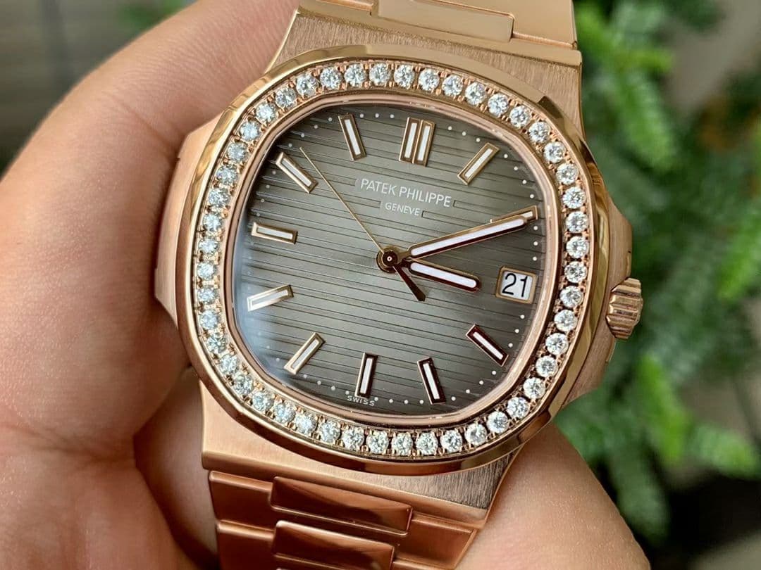 Nautilus Jumbo 5711R RG PF 1:1 Best Edition Brown Textured Dial Diamonds Bezel on RG Bracelet A324 Clone Nautilus Jumbo 5711R RG PF 1:1 Best Edition Brown Textured Dial Diamonds Bezel on RG Bracelet A324 Clone