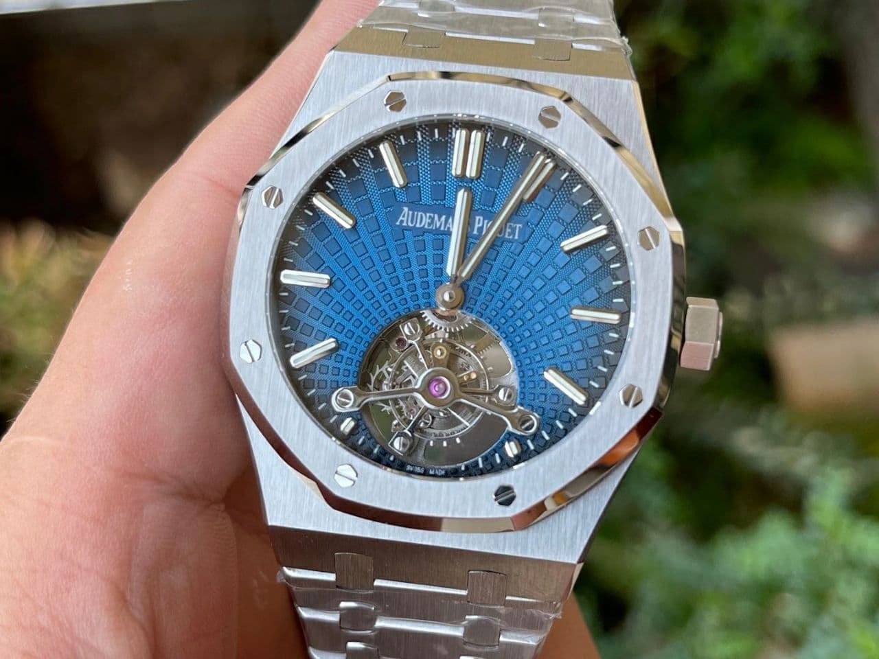 Royal Oak PVD Tourbillon R8F v2 Best Edition SS Sunburst Tapisserie Blue Dial on PVD Bracelet Royal Oak PVD Tourbillon R8F v2 Best Edition SS Sunburst Tapisserie Blue Dial on PVD Bracelet