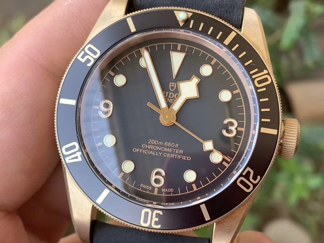 HERITAGE BLACK BAY BRONZE GRAY XF 1:1 BEST EDITION ON LEATHER STRAP A5612 V3 HERITAGE BLACK BAY BRONZE GRAY XF 1:1 BEST EDITION ON LEATHER STRAP A5612 V3