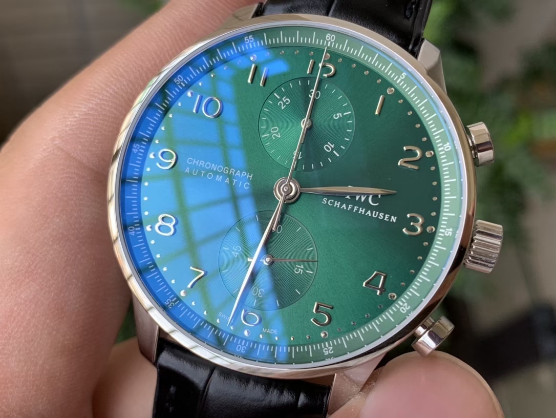 PORTUGIESER CHRONOGRAPH IW371615 YLF BEST EDITION GREEN DIAL ON BLACK LEATHER STRAP A7750 (SLIM MOVEMENT) PORTUGIESER CHRONOGRAPH IW371615 YLF BEST EDITION GREEN DIAL ON BLACK LEATHER STRAP A7750 (SLIM MOVEMENT)