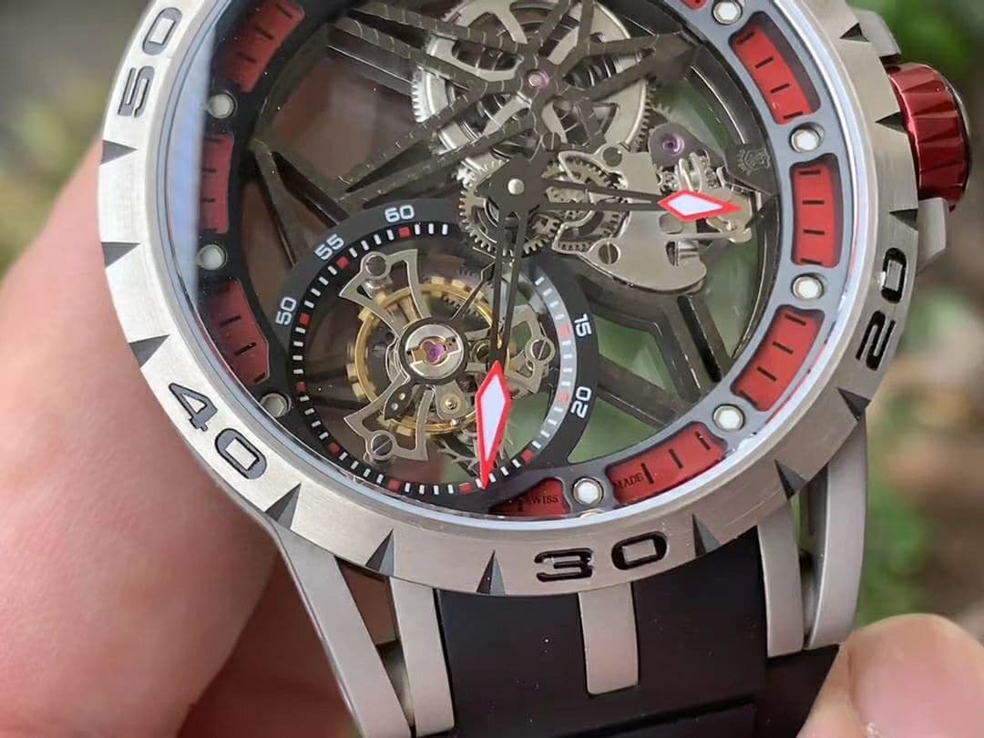 Roger Dubuis G041C - Excalibur Spider Skele Flying Tourb TI/RU Red BBR Roger Dubuis G041C - Excalibur Spider Skele Flying Tourb TI/RU Red BBR