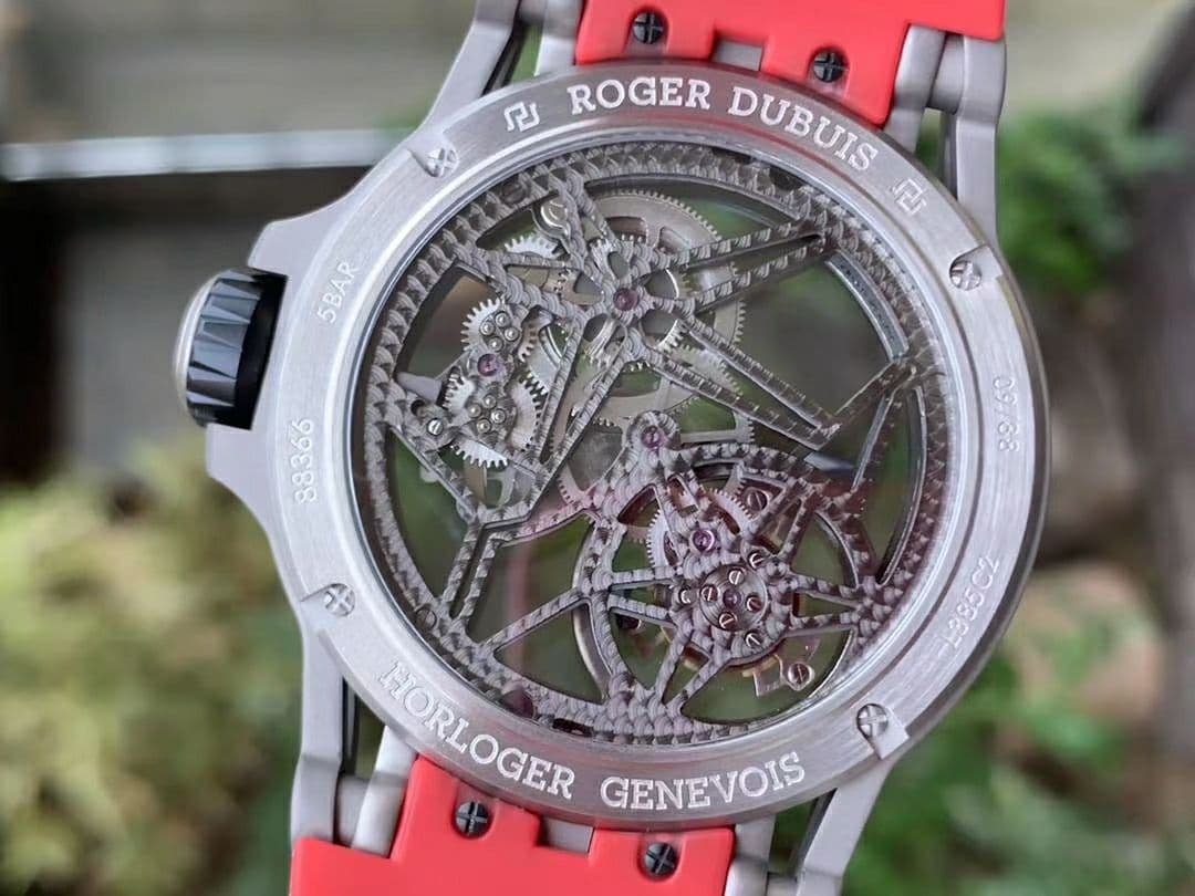 Roger Dubuis G041C - Excalibur Spider Skele Flying Tourb TI/RU White BBR Roger Dubuis G041C - Excalibur Spider Skele Flying Tourb TI/RU White BBR