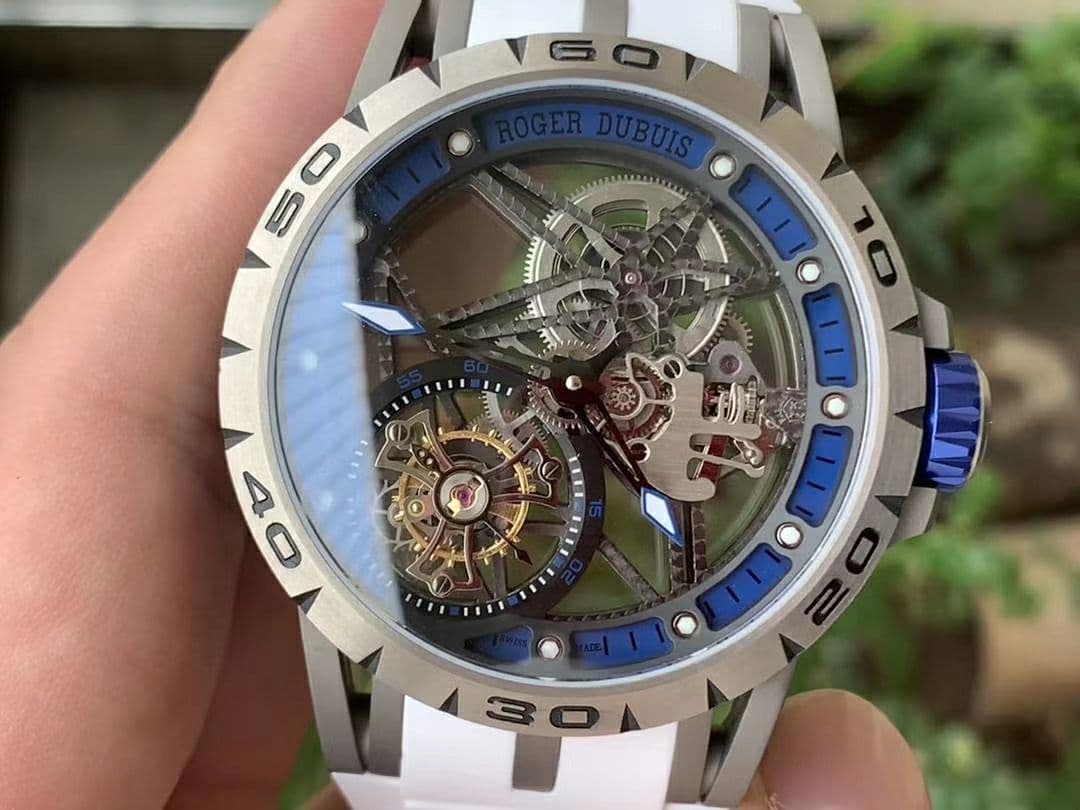 Roger Dubuis G041C - Excalibur Spider Skele Flying Tourb TI/RU Blue BBR Roger Dubuis G041C - Excalibur Spider Skele Flying Tourb TI/RU Blue BBR