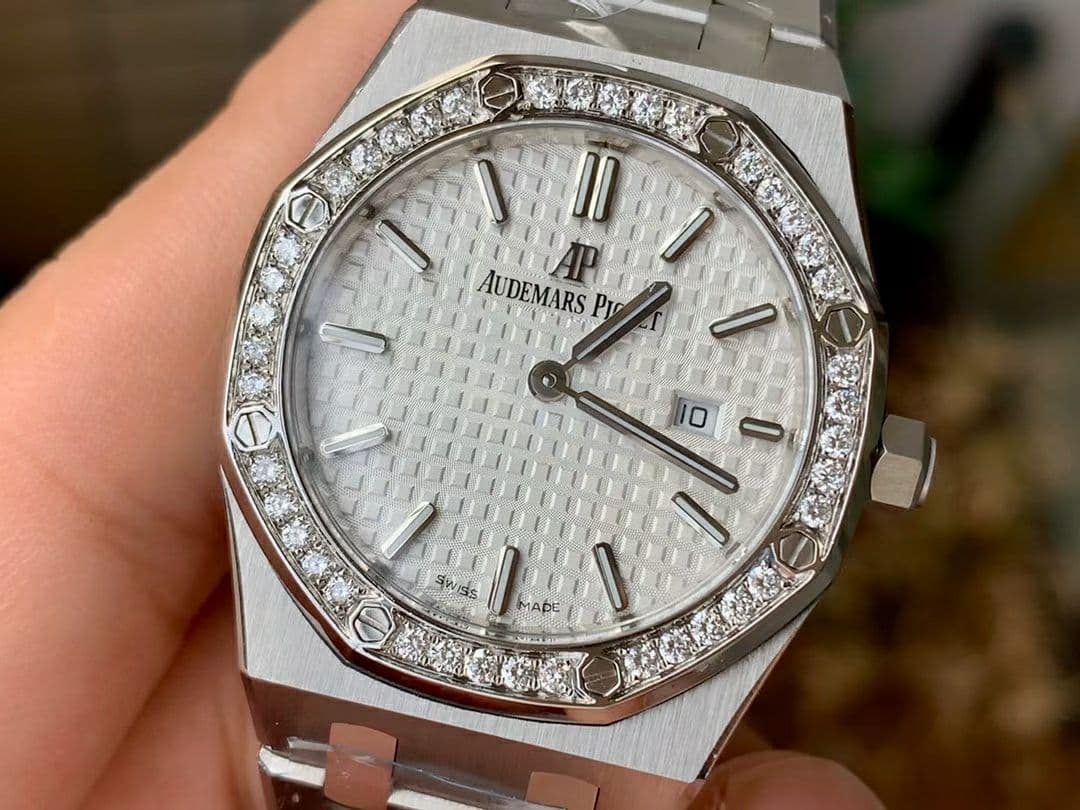Lady Royal Oak 33mm SS JF 1:1 Best Edition Silver Dial Diamonds Bezel on SS Bracelet Swiss Quartz Lady Royal Oak 33mm SS JF 1:1 Best Edition Silver Dial Diamonds Bezel on SS Bracelet Swiss Quartz
